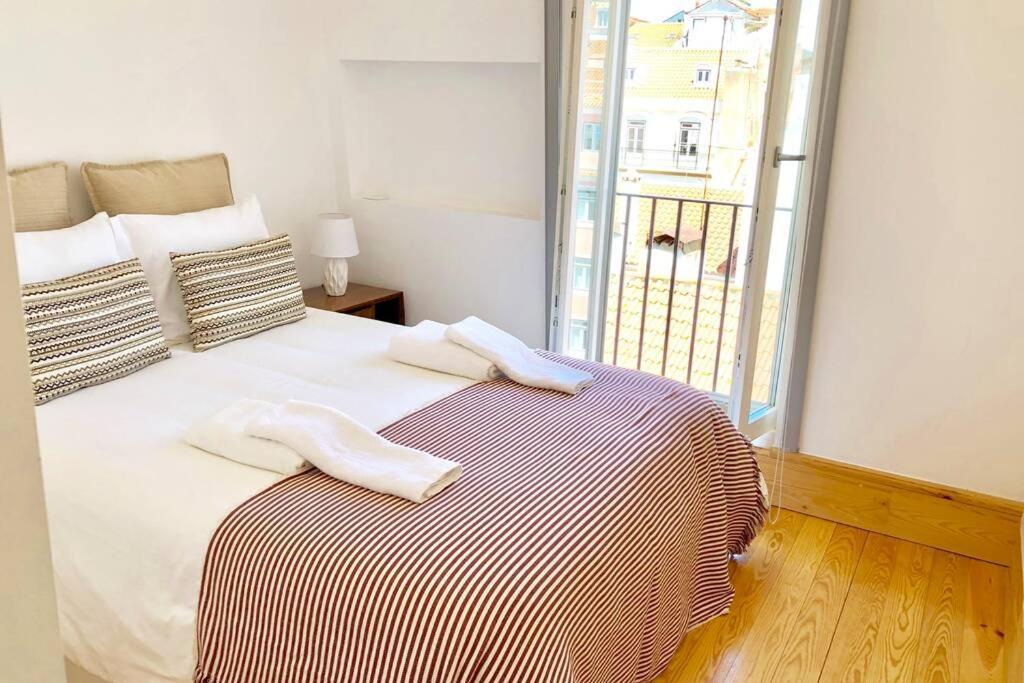 32 Top - Center Of Lisbon Duplex Apartment, Barrio Alto Kültér fotó