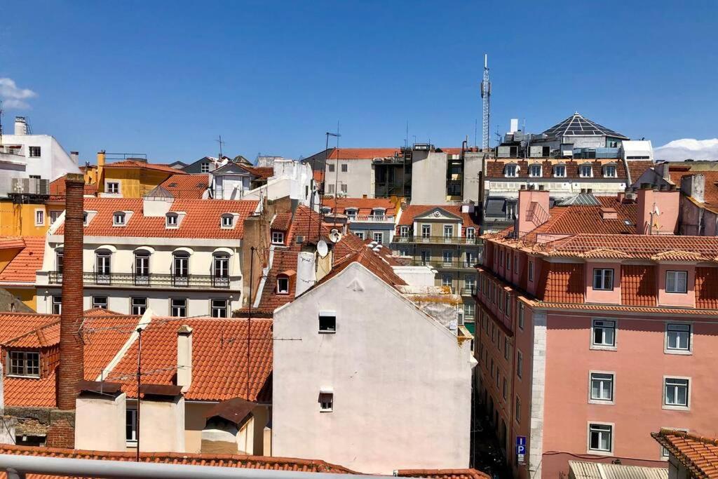 32 Top - Center Of Lisbon Duplex Apartment, Barrio Alto Kültér fotó