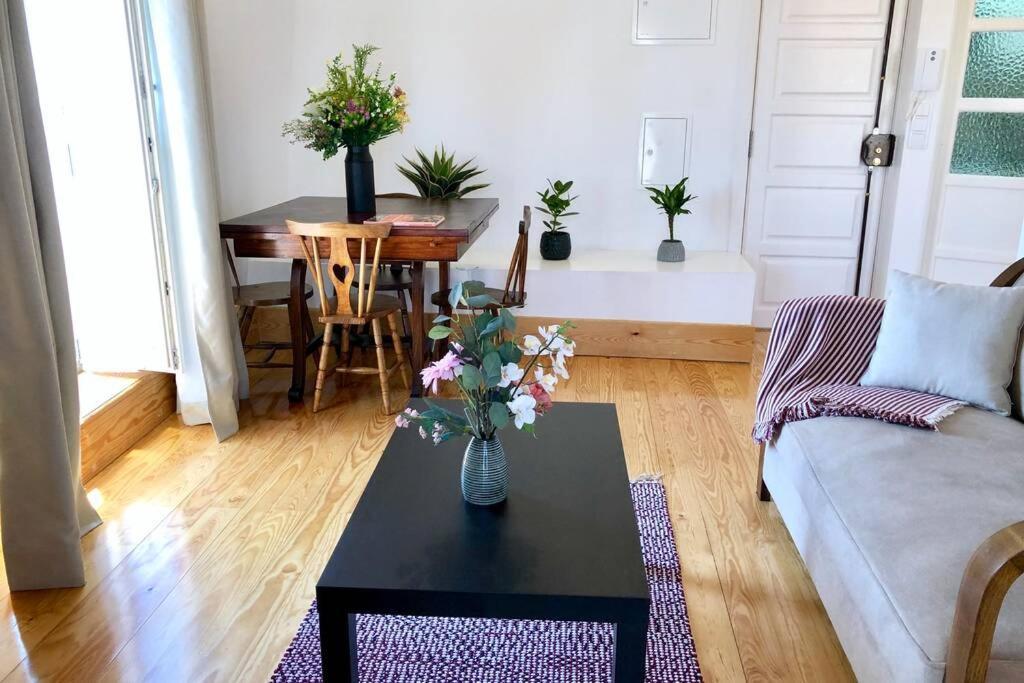 32 Top - Center Of Lisbon Duplex Apartment, Barrio Alto Kültér fotó