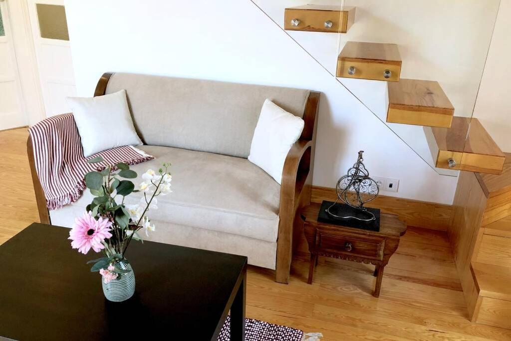32 Top - Center Of Lisbon Duplex Apartment, Barrio Alto Kültér fotó