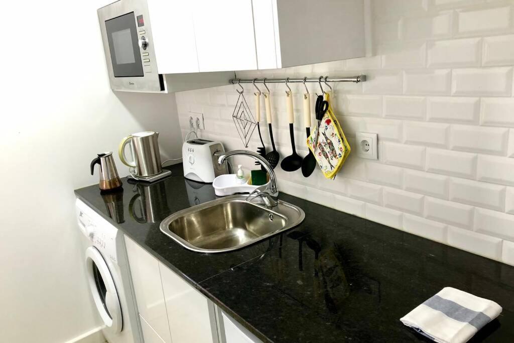 32 Top - Center Of Lisbon Duplex Apartment, Barrio Alto Kültér fotó