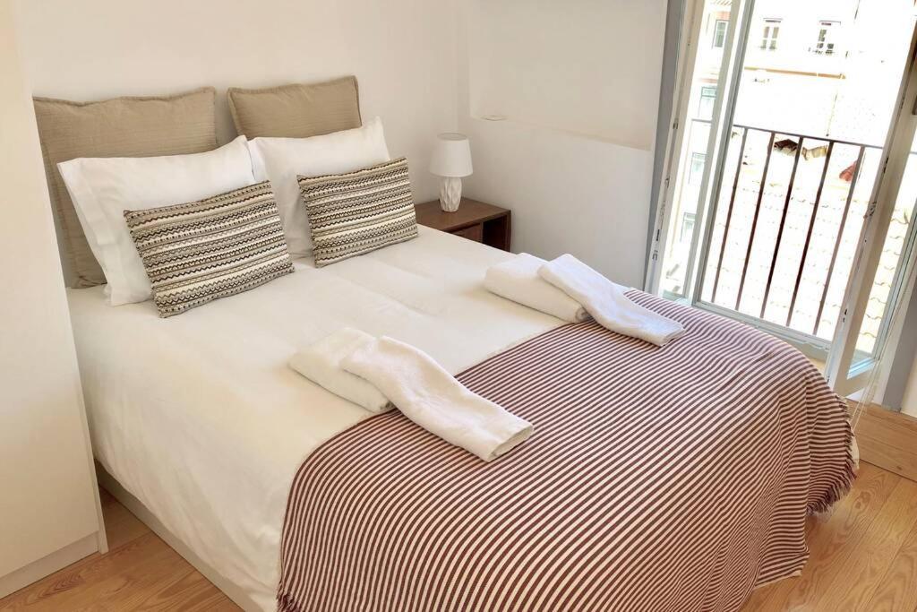 32 Top - Center Of Lisbon Duplex Apartment, Barrio Alto Kültér fotó