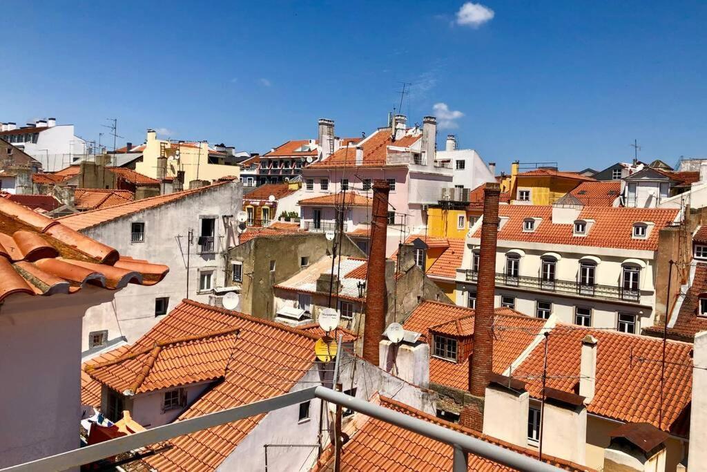 32 Top - Center Of Lisbon Duplex Apartment, Barrio Alto Kültér fotó